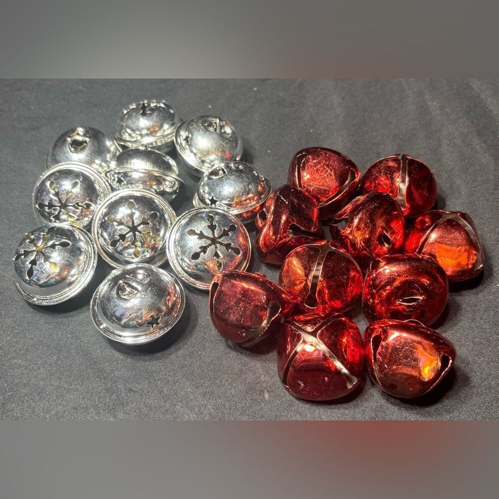 20 Christmas Red & Silver Metal Craft Jingle Bells EPC See Photos for Size